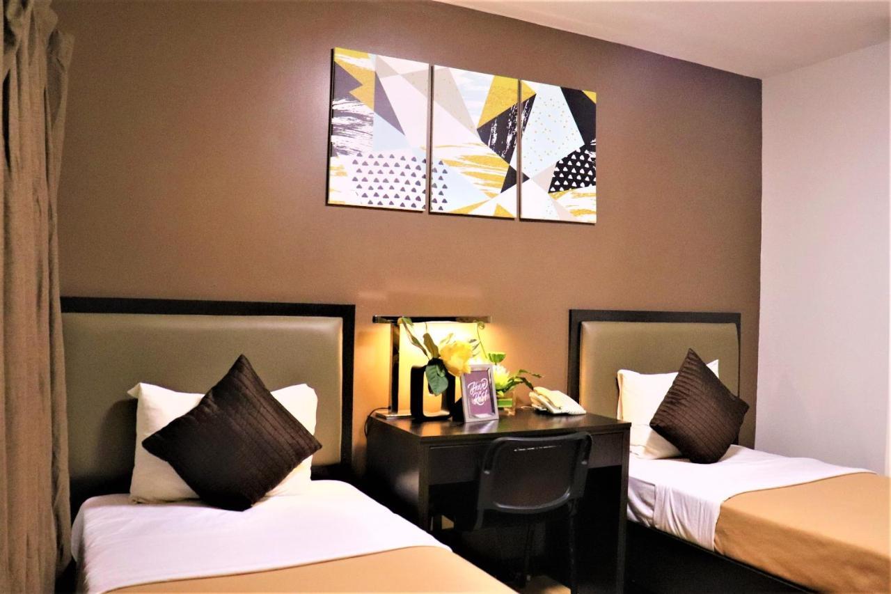 The Studio 18 Residences Manila Bagian luar foto